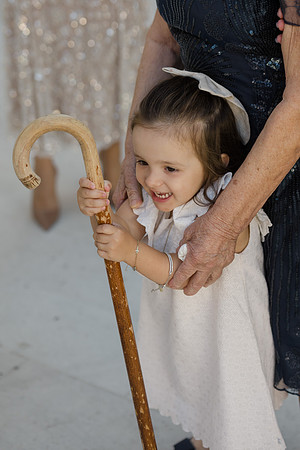 085