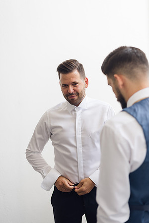 028