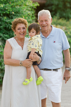 084