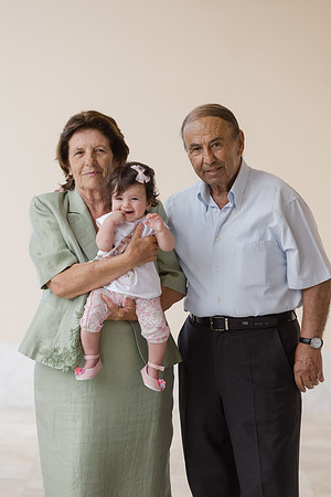 076